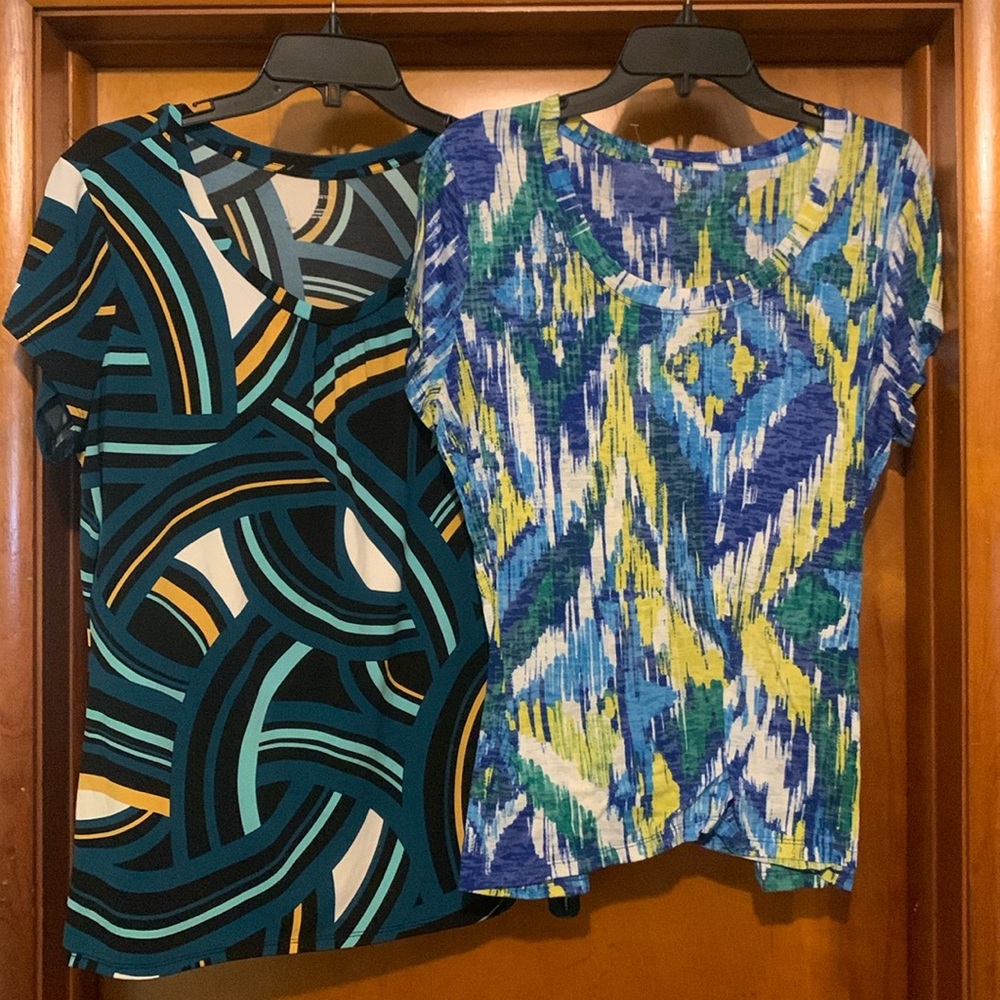 ⭐️✨️It’s bundle time! 2pc Size XL Green Tops
